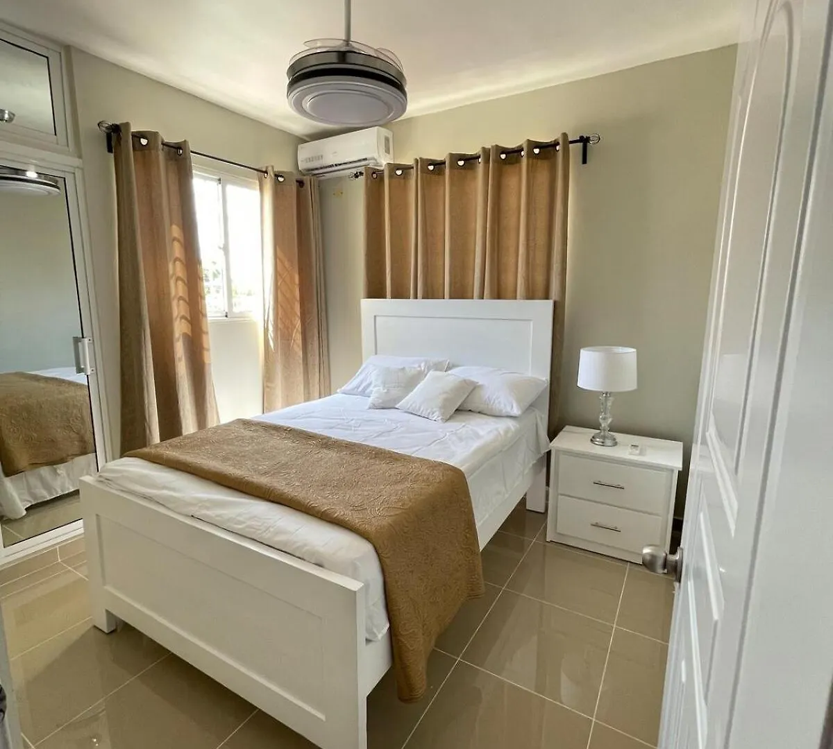 Ensanche Savica de Mendoza 3 Bedroom Apartment With Private Jacuzzi And Terrace